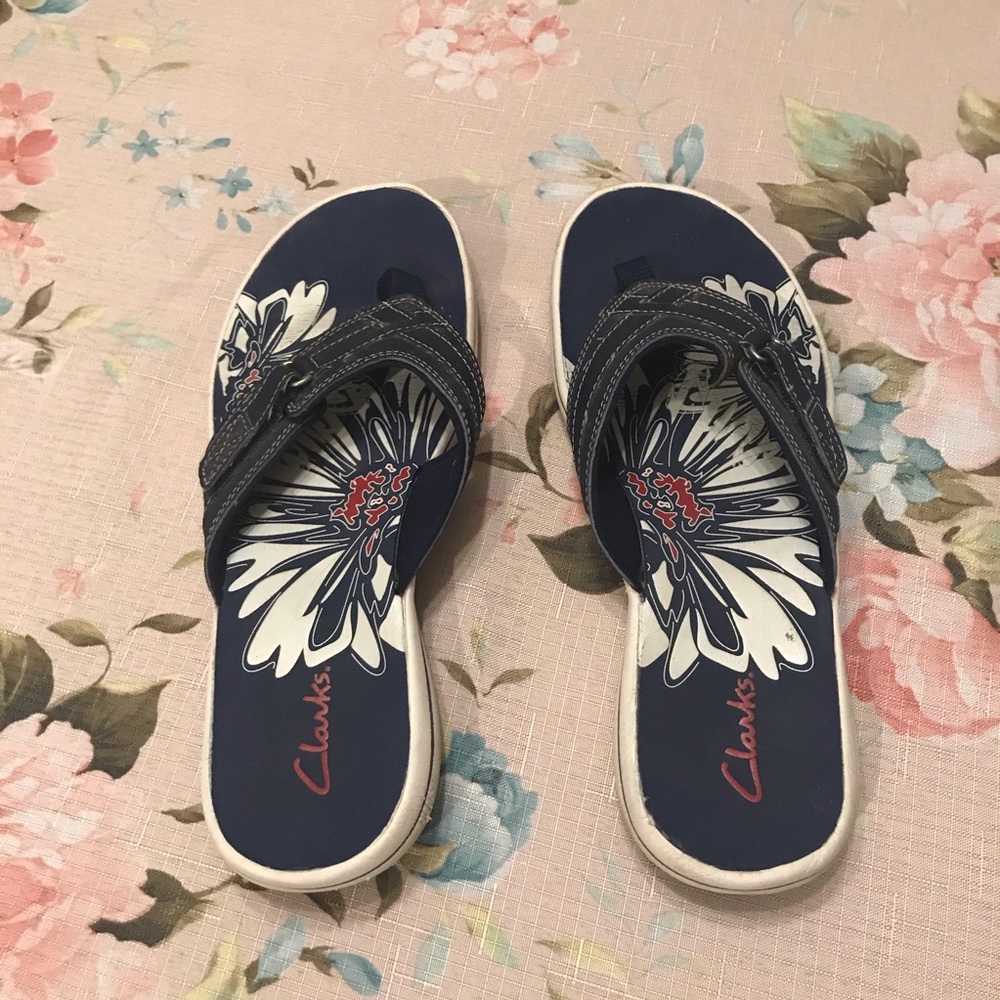 Clarks Thong Sandals